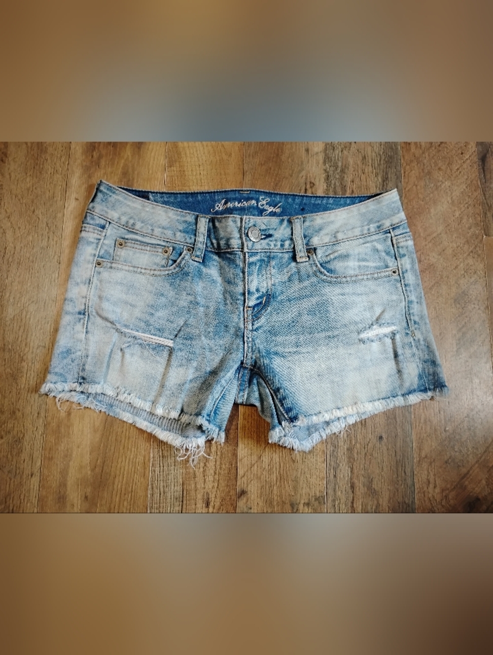 American Eagle Outfitters Acid Wash Distressed Denim Shorts Women's Size: 4